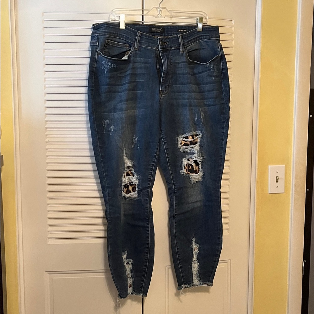 Judy Blue Skinny Fit Denim Jeans with leopard distressing